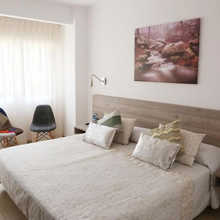 Hostal Torras Sant Hilari Sacalm Exterior photo