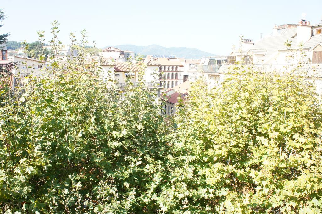 Hostal Torras Sant Hilari Sacalm Exterior photo