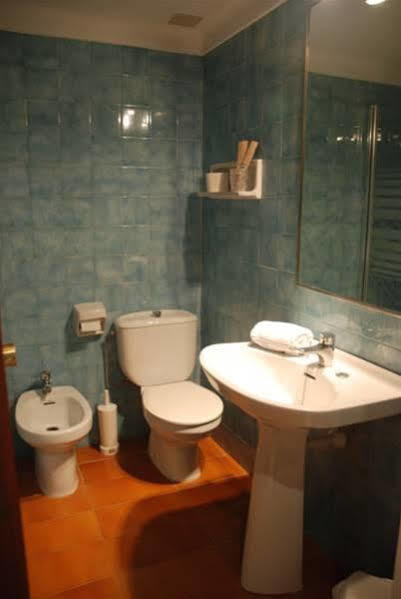 Hostal Torras Sant Hilari Sacalm Exterior photo