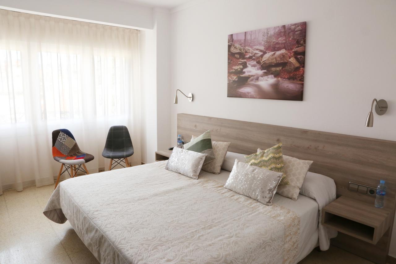 Hostal Torras Sant Hilari Sacalm Exterior photo